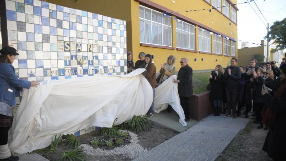 En El Aniversario De La Escuela Polivalente El Intendente Lunghi