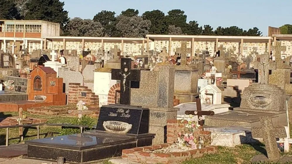 Abren nuevos cupos para la recorrida nocturna en el Cementerio Municipal