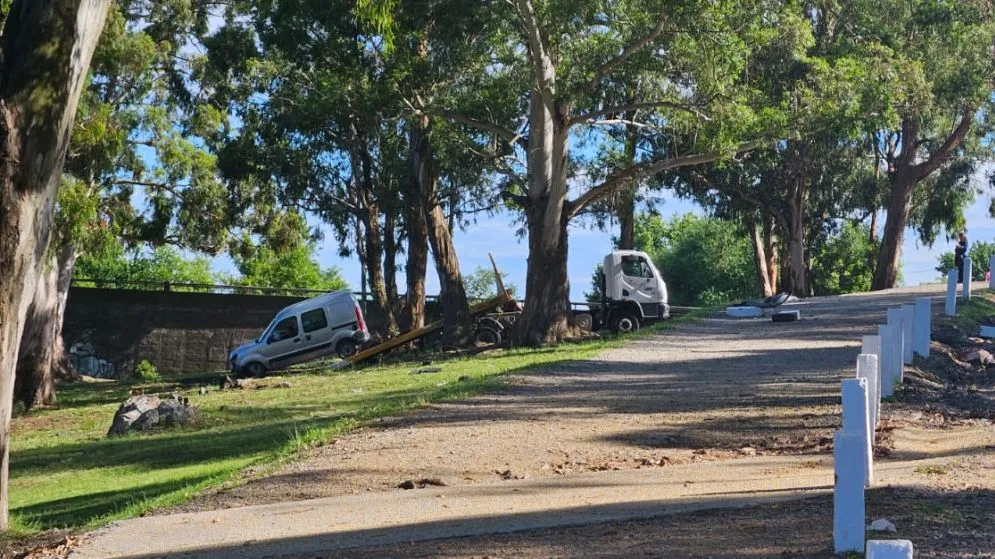 El Secretario General de la UOM chocó a una moto y se dio a la fuga