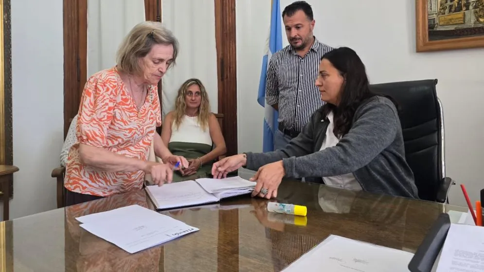 Las Damas del Hospital donaron equipamiento de alta complejidad para una ambulancia