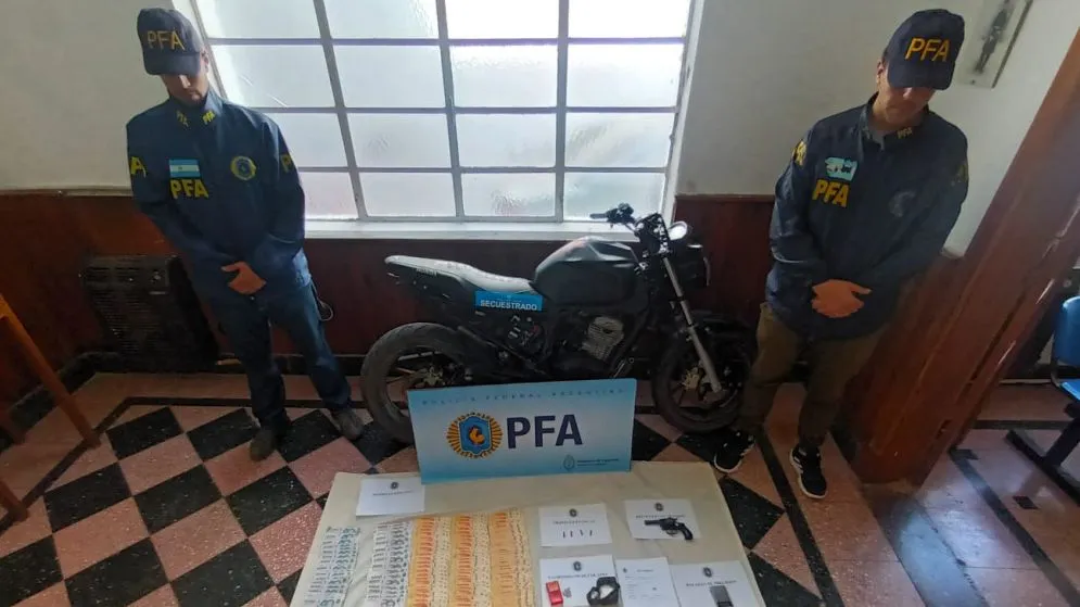 Tenía arresto domiciliario y se dedicaba a vender drogas