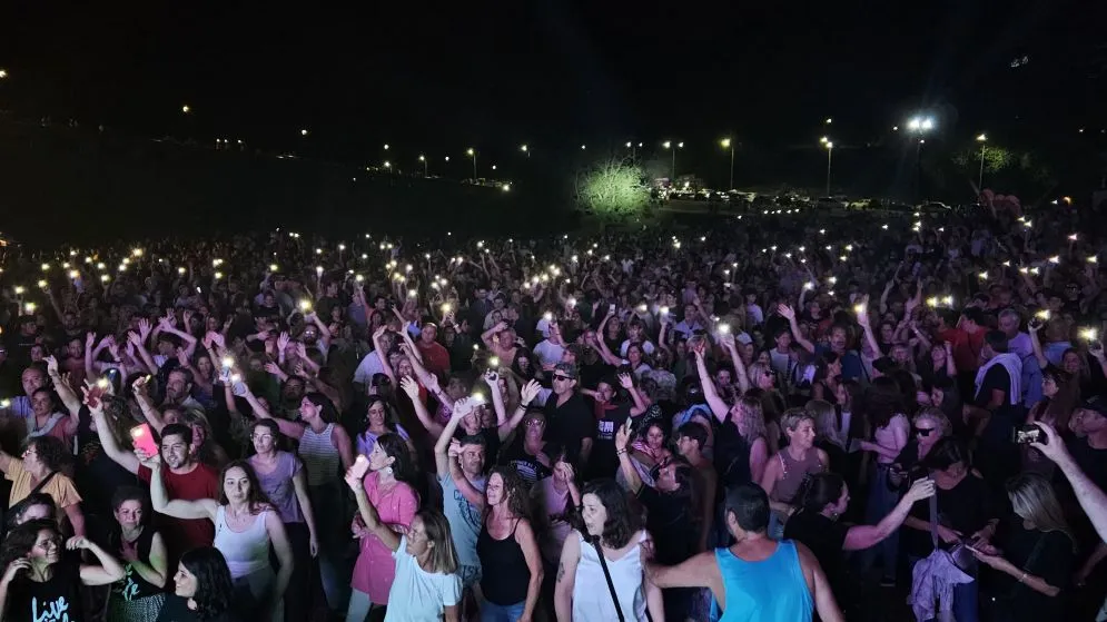 Una multitud disfrutó de la Fiesta Retro