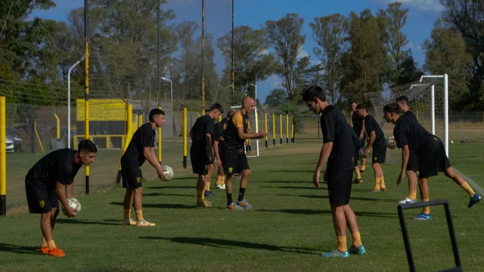 La pretemporada de Santamarina avanza con entrenamientos en triple turno