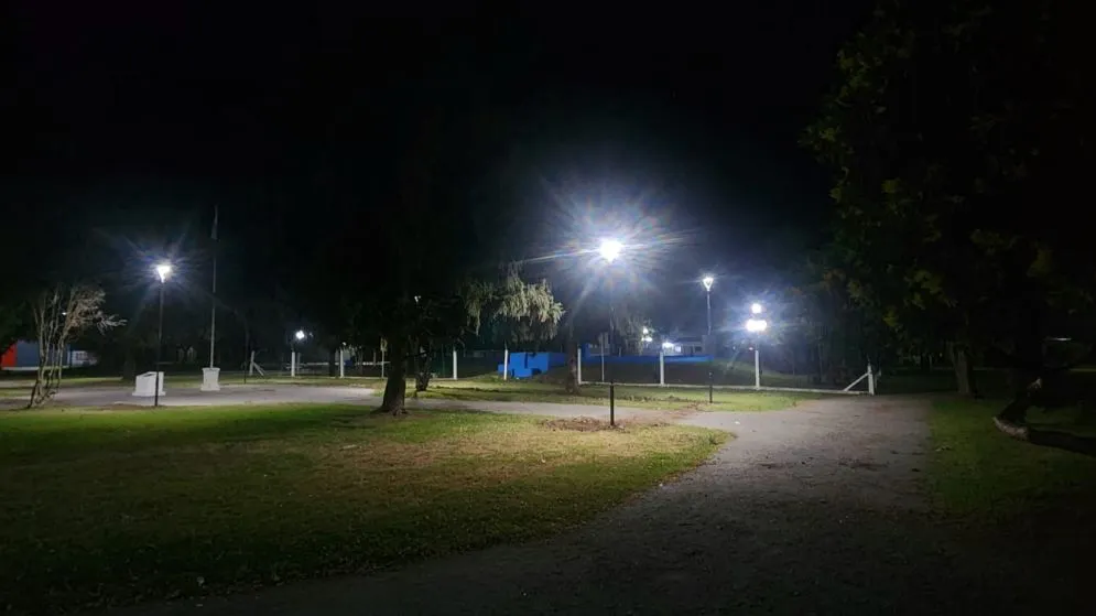 El Municipio mejoró la Iluminación de la Plaza San Martín de Gardey colocando luminarias LED