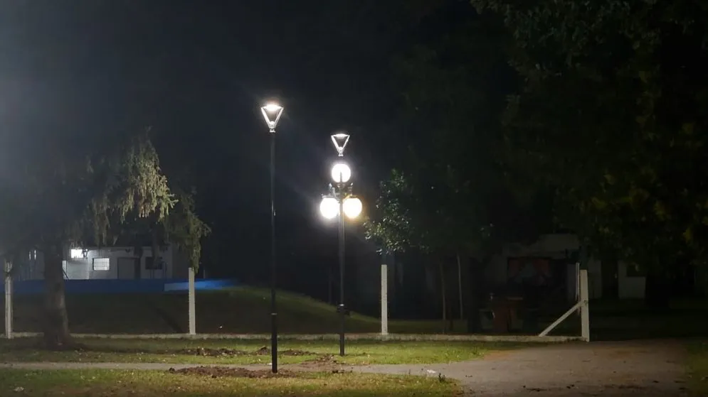 El Municipio mejoró la Iluminación de la Plaza San Martín de Gardey colocando luminarias LED