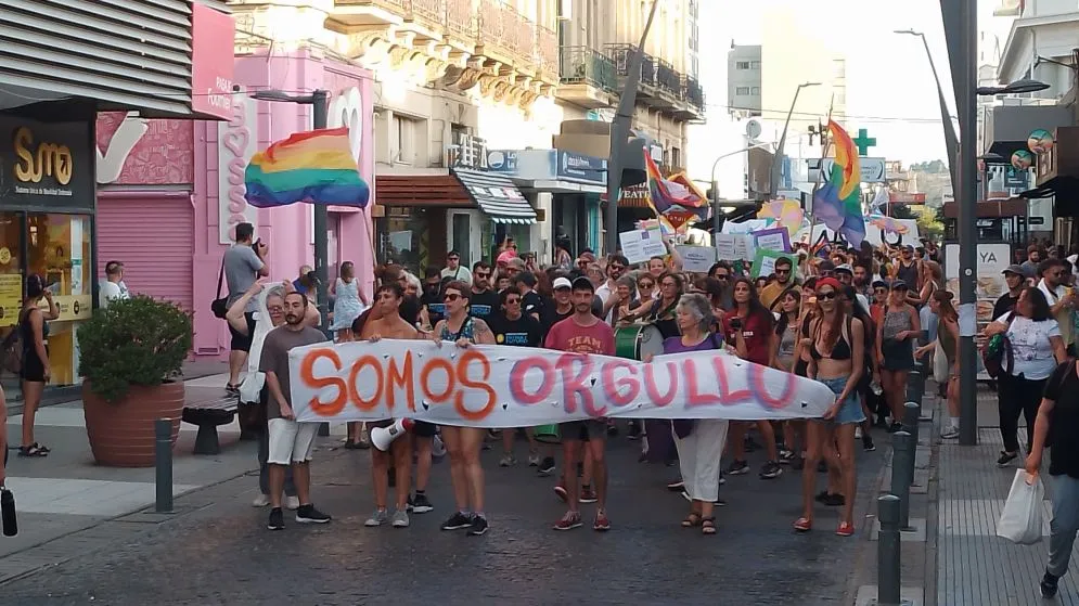 En Tandil se replicó la "Marcha Federal del Orgullo Antifascista y Antirracista"