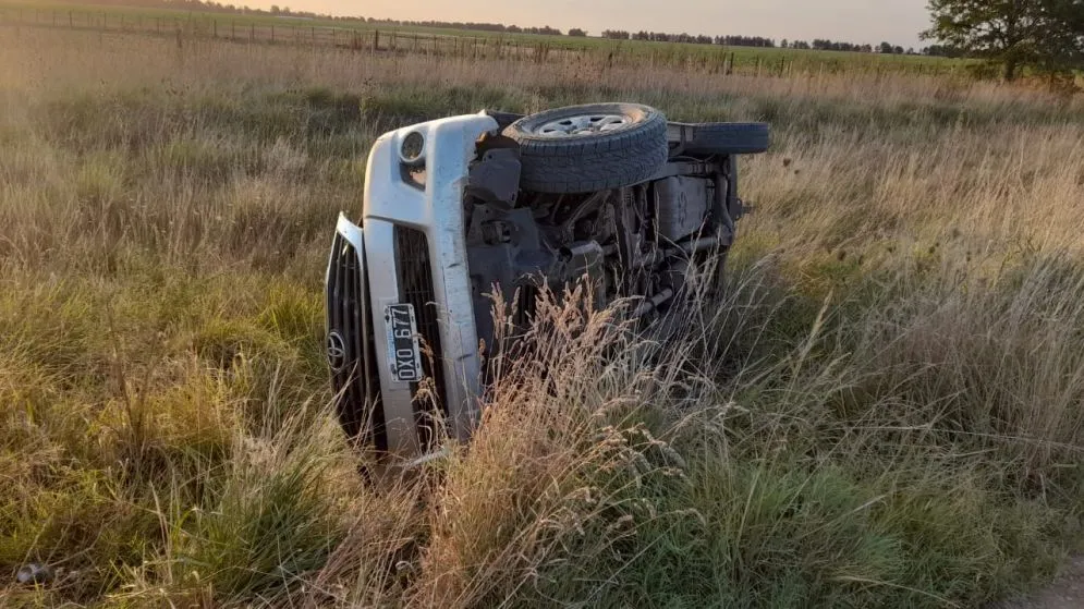 Vuelco en el acceso a De la Canal: un herido trasladado al hospital