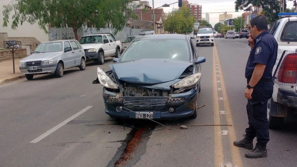 Choque en Avenida Santamarina involucró a tres vehículos