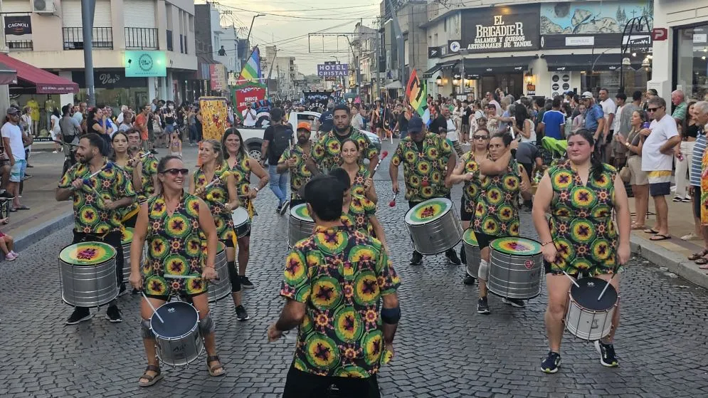 El centro tandilense vibró con las Llamadas de Carnaval