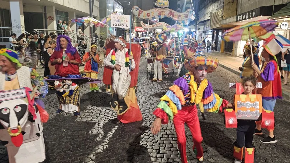 El centro tandilense vibró con las Llamadas de Carnaval