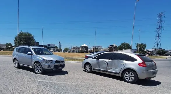 Accidente sin lesionados en la Rotonda de Avenida Falucho