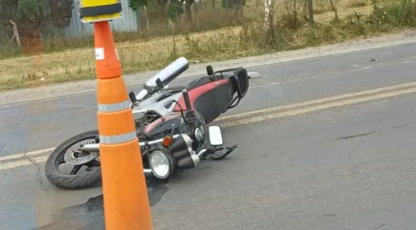 Motociclista herido tras choque en Ruta 226