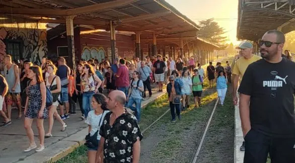 La Estación de Trenes en una noche de historia y baile