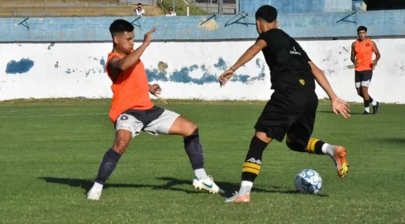 Santamarina le ganó a Racing en Olavarría