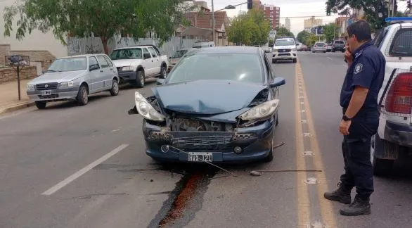 Choque en Avenida Santamarina involucró a tres vehículos