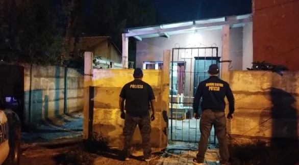 Detienen a dos hermanos e incautan droga en allanamiento