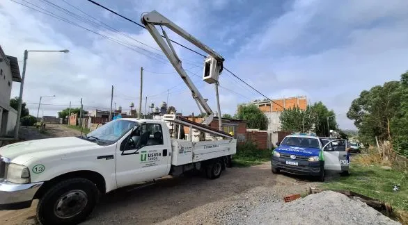 La Usina cortó nuevamente conexiones clandestinas en la toma de La Movediza 