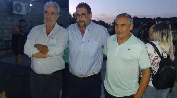 Javier Brazola, Pedro Capellutti y Walter Villarruel, cuando asumieron en Santamarina. Los dos últimos ya renunciaron a la CD.